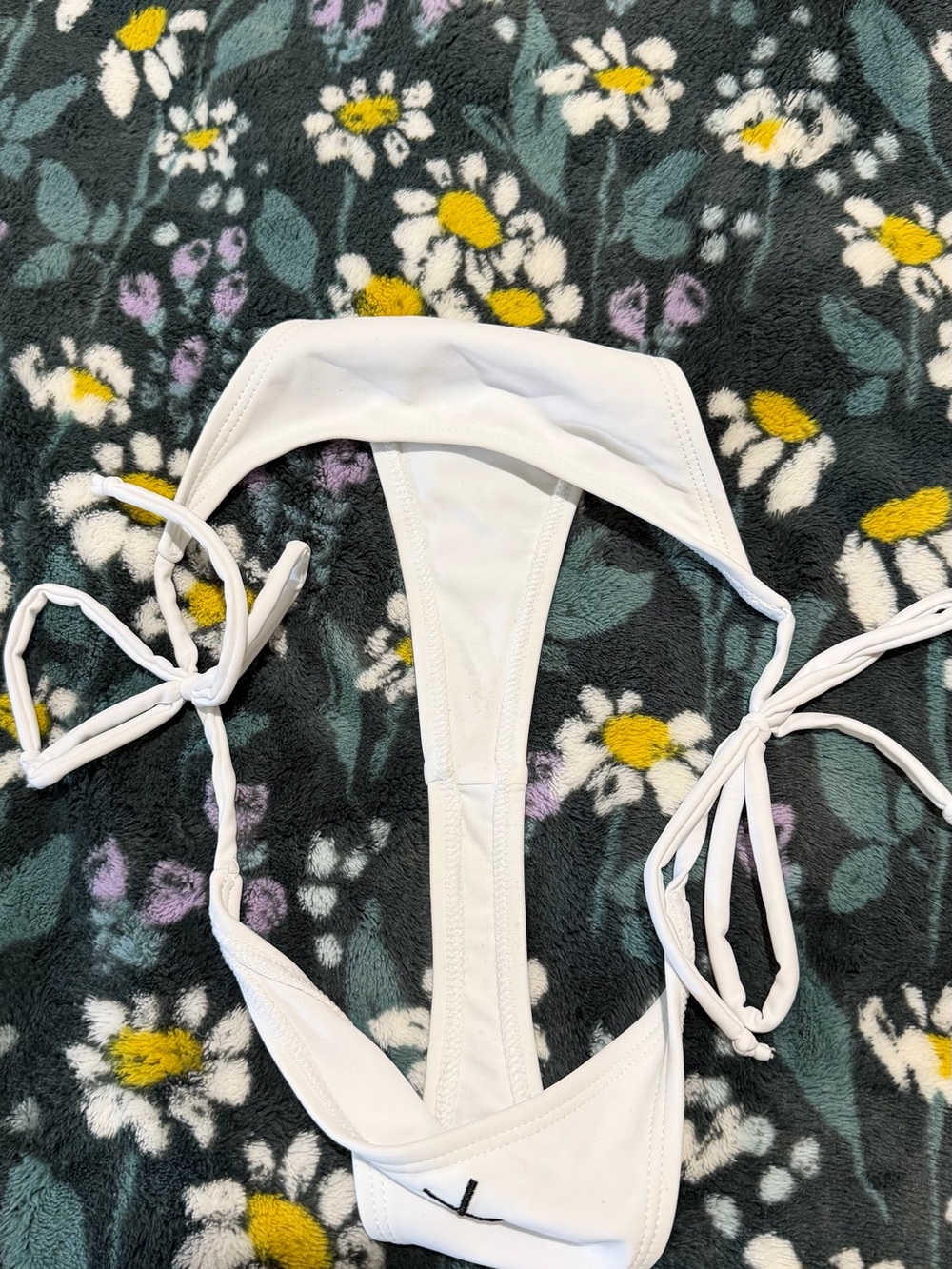 Boutine LA white Bikini Set - Picture 8 of 8